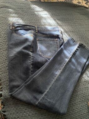 Gloria Vanderbilt Straight Leg Jeans in Dark Blue Wash